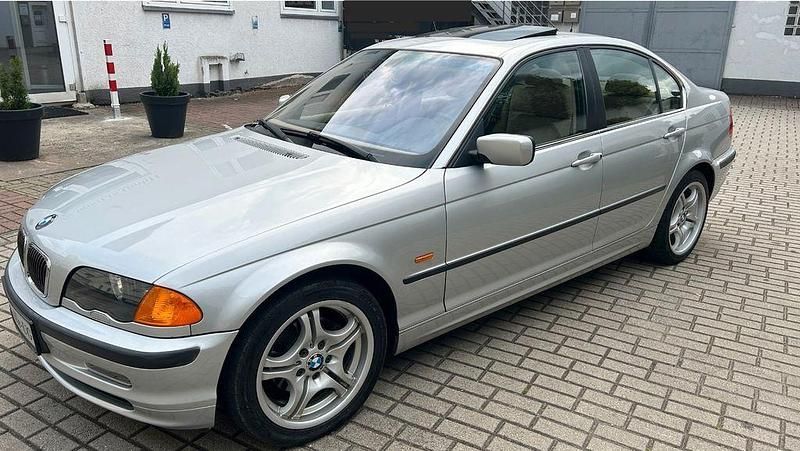 Silber Gebraucht 2000 BMW 320 Limousine | 6.950 € (Fairer Preis) - Bild 1/4