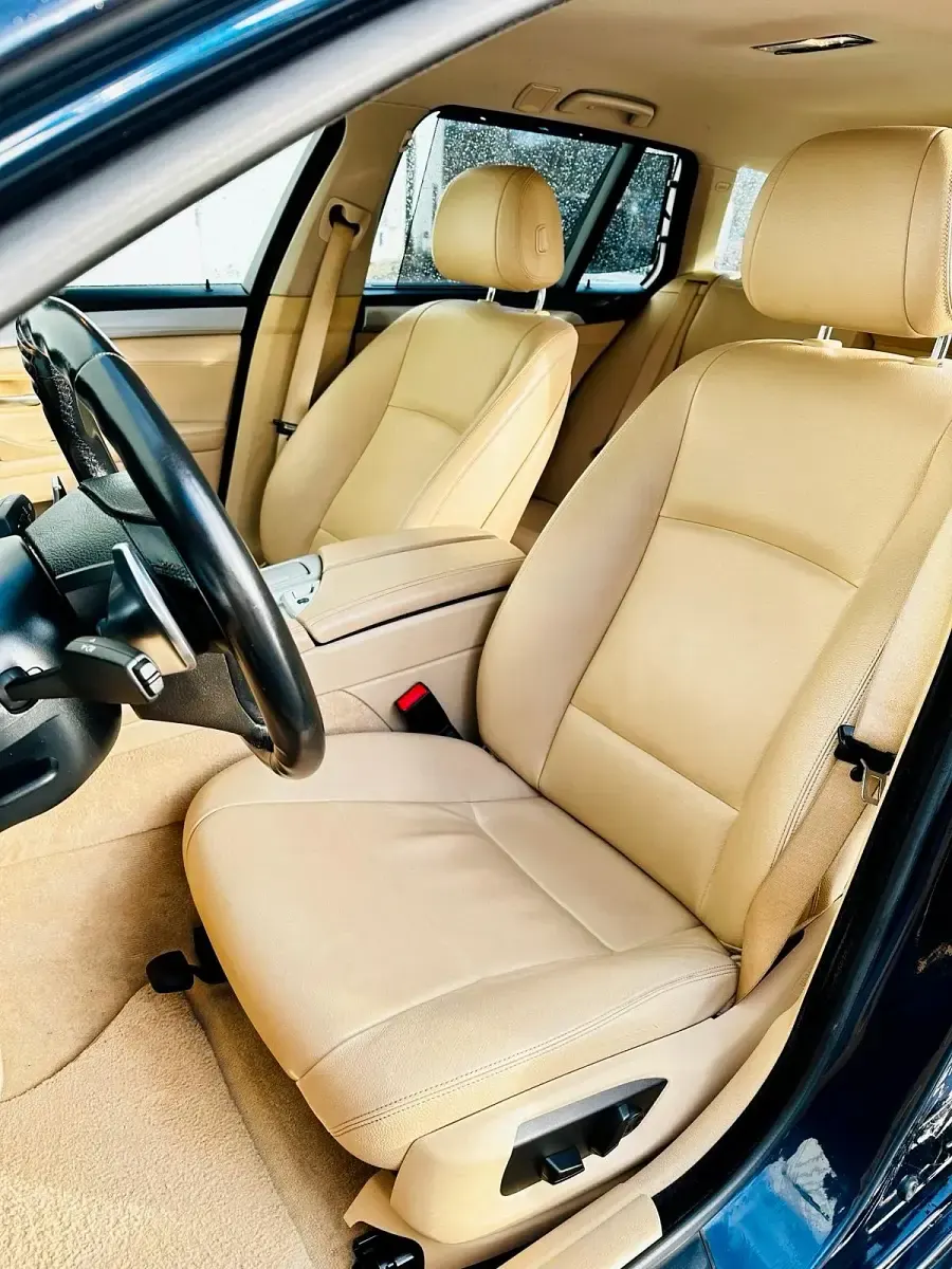 Gebraucht BMW 525 Sport Line 218 PS (160 kW) 2014 Blau Kombi