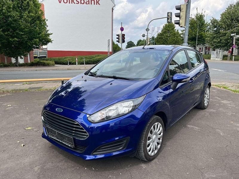 Blau Gebraucht 2014 Ford Fiesta Trend Kleinwagen | 3.990 € (Guter Preis) - Bild 1/4