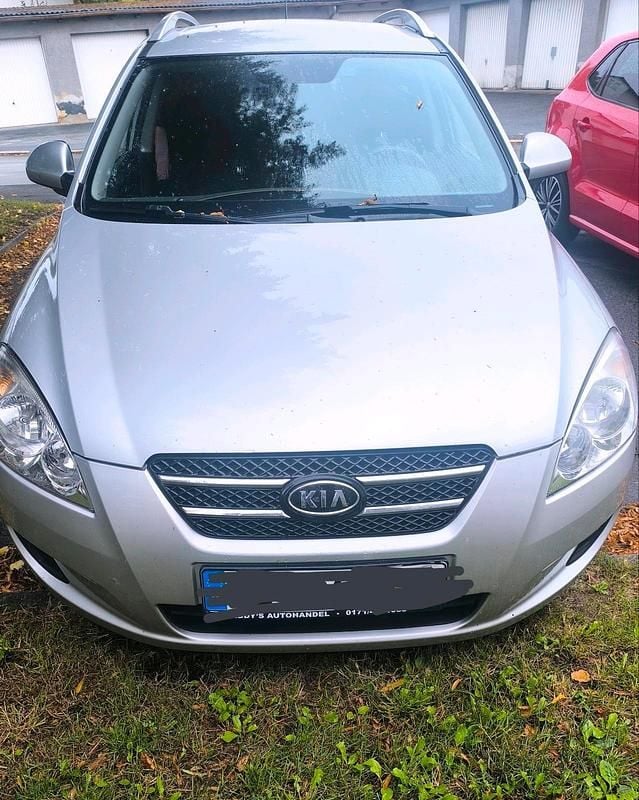 Gebraucht Kia Ceed 109 PS (80 kW) 2009 Silber Kleinwagen