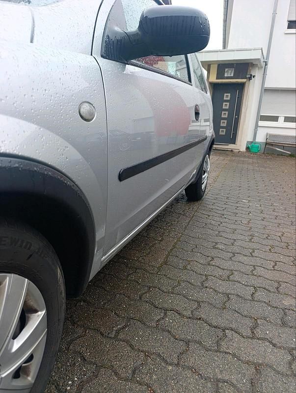 Gebraucht Opel Corsa 75 PS (55 kW) 2001 Silber Kleinwagen