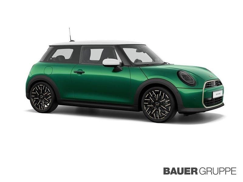 Gebraucht Mini Cooper Favoured 156 PS (114 kW) 2024 Gruen Kleinwagen