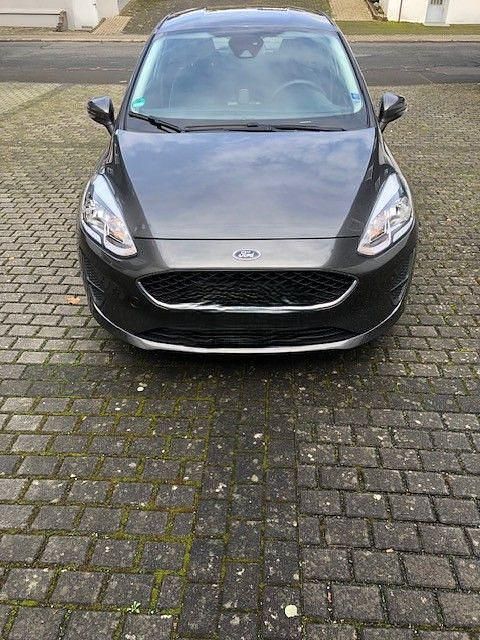 Grau Gebraucht 2017 Ford Fiesta Trend Kleinwagen | 8.300 € (Etwas zu teuer) - Bild 1/4