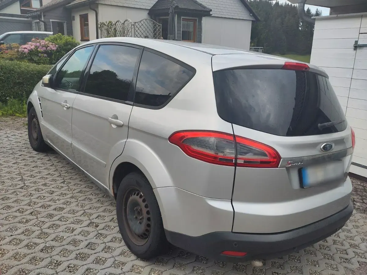 Gebraucht Ford S-MAX Trend 140 PS (102 kW) 2011 Silber Van / Kleinbus
