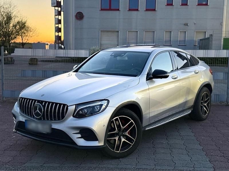 Silber Gebraucht 2017 Mercedes GLC300 Coupé | 28.400 € (Fairer Preis) - Bild 1/4