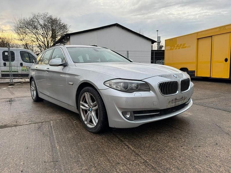 Silber Gebraucht 2011 BMW 520 Kombi | 6.500 € (Fairer Preis) - Bild 1/4