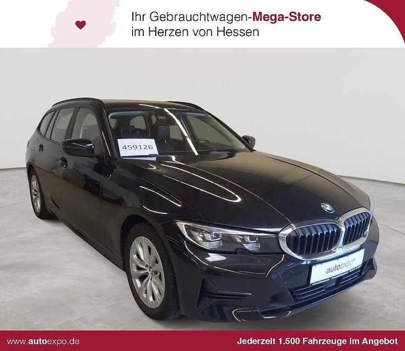 Saphirschwarz metallic Gebraucht 2022 BMW 318 Advantage Kombi | 24.990 € (Guter Preis) - Bild 1/4