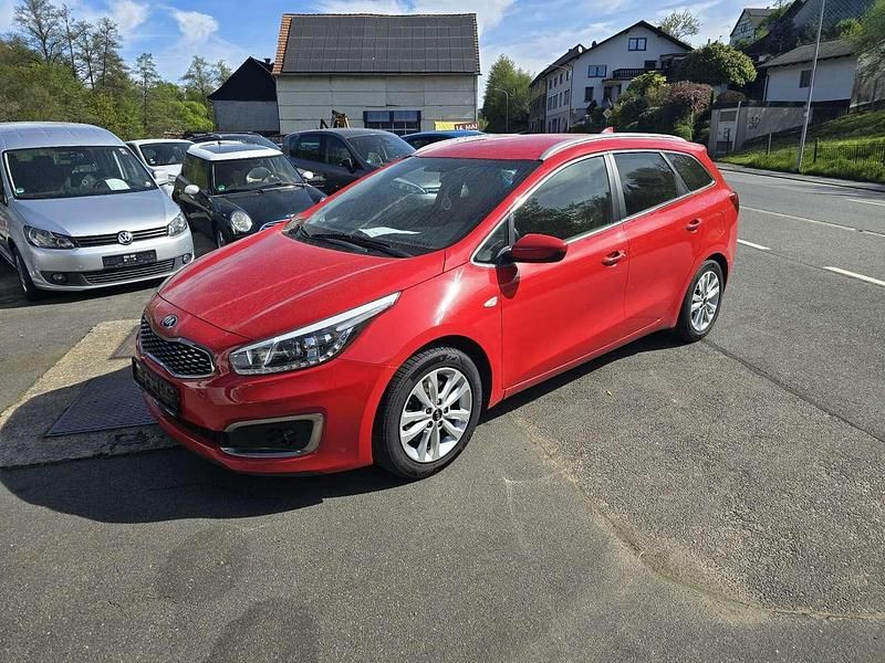 Gebraucht Kia Ceed Sportswagon Vision 136 PS (100 kW) 2017 Rot Kombi
