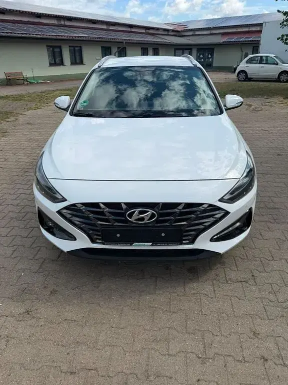 Gebraucht Hyundai i30 Premium 136 PS (100 kW) 2021 Weiß Kombi