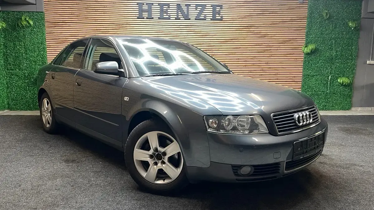 Gebraucht Audi A4 130 PS (95 kW) 2001 Silber Limousine