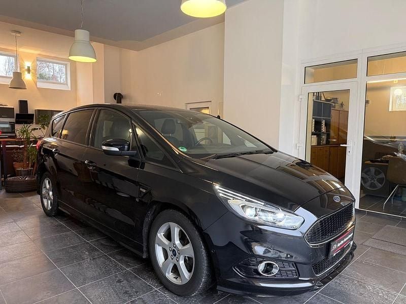 Gebraucht Ford S-MAX ST-Line 150 PS (110 kW) 2018 Schwarz Van / Kleinbus