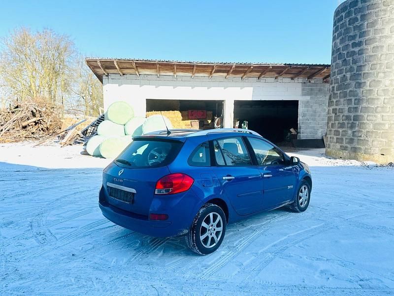 Gebraucht Renault Clio GrandTour Dynamique 101 PS (74 kW) 2009 Blau Kombi