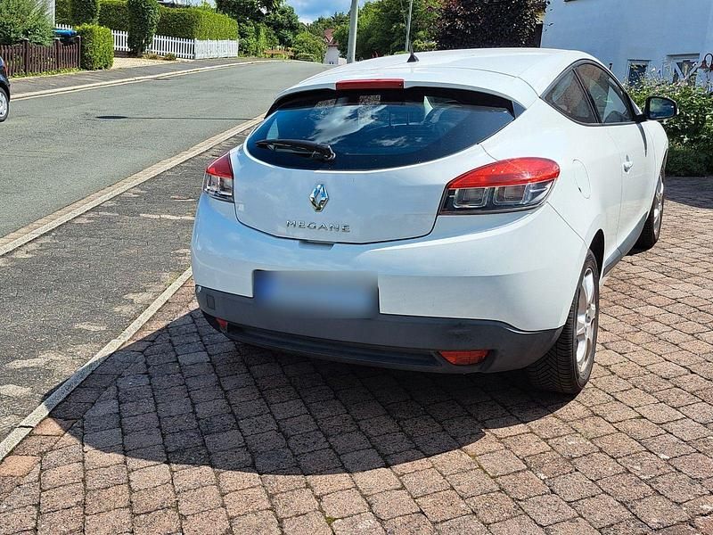 Gebraucht Renault Mégane Coupé 110 PS (80 kW) 2011 Weiß Coupé