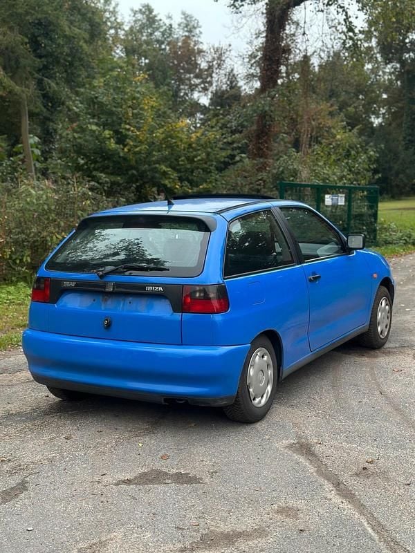 Blau Gebraucht 1998 Seat Ibiza Kleinwagen | 999 € (Guter Preis) - Bild 1/4