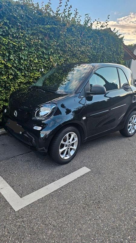 Schwarz Gebraucht 2019 Smart ForTwo Coupé Passion Kleinwagen | 8.200 € (Superpreis) - Bild 1/4