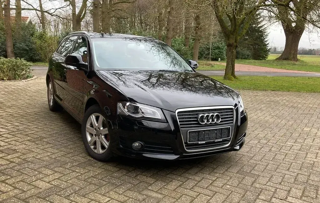 Second-hand Audi A3 Ambiente 125 CP (91 kW) 2009 Negru Hatchback