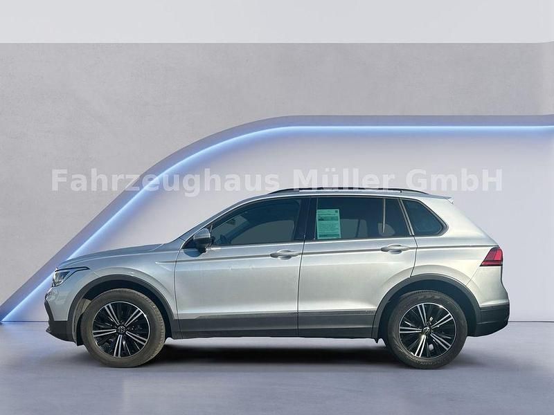 Gebraucht VW Tiguan Life 150 PS (110 kW) 2021 Silber SUV
