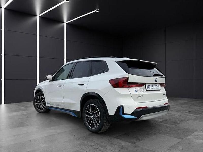 Gebraucht BMW iX1 xLine 230 kW (313 PS) 2023 Weiß SUV