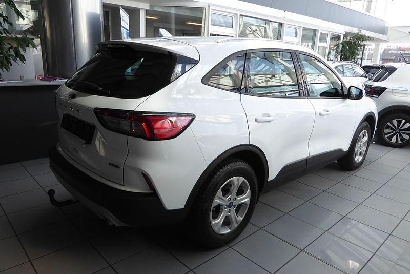 Gebraucht Ford Kuga 152 PS (111 kW) 2022 Weiß SUV