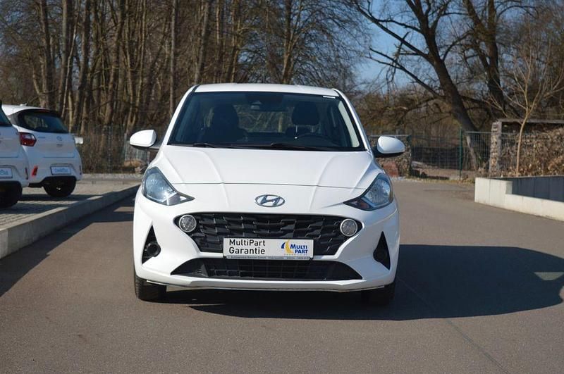 Gebraucht Hyundai i10 Select 67 PS (49 kW) 2020 Weiß Kleinwagen