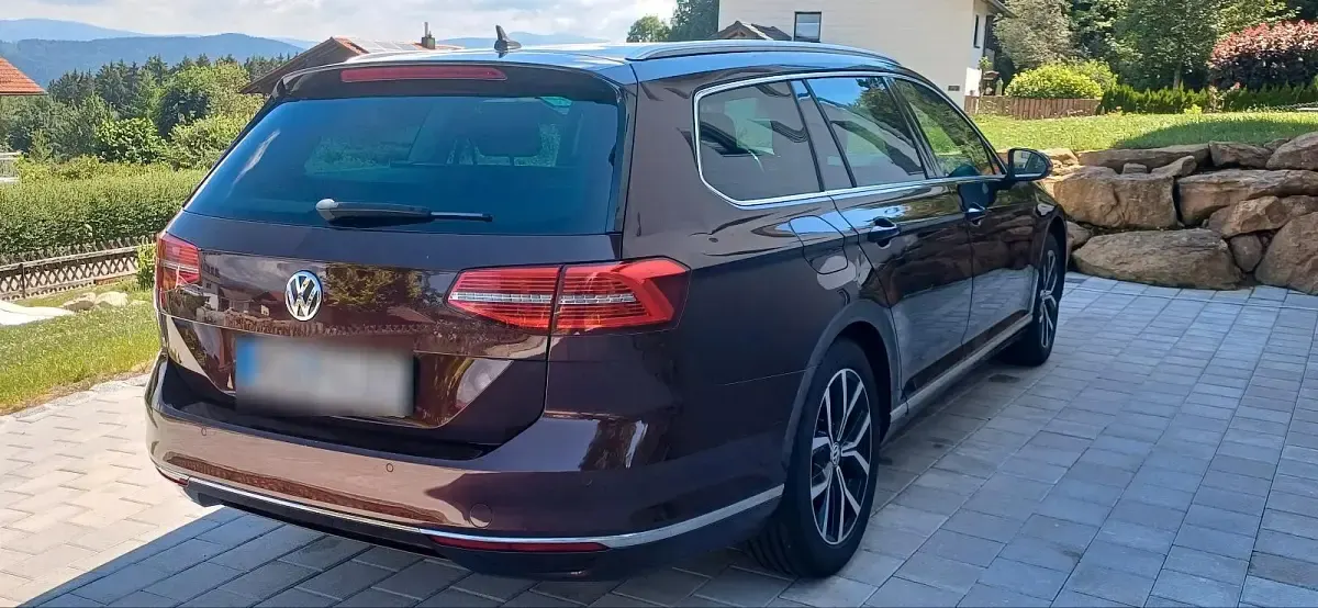Gebraucht VW Passat 150 PS (110 kW) 2017 Rot Kombi