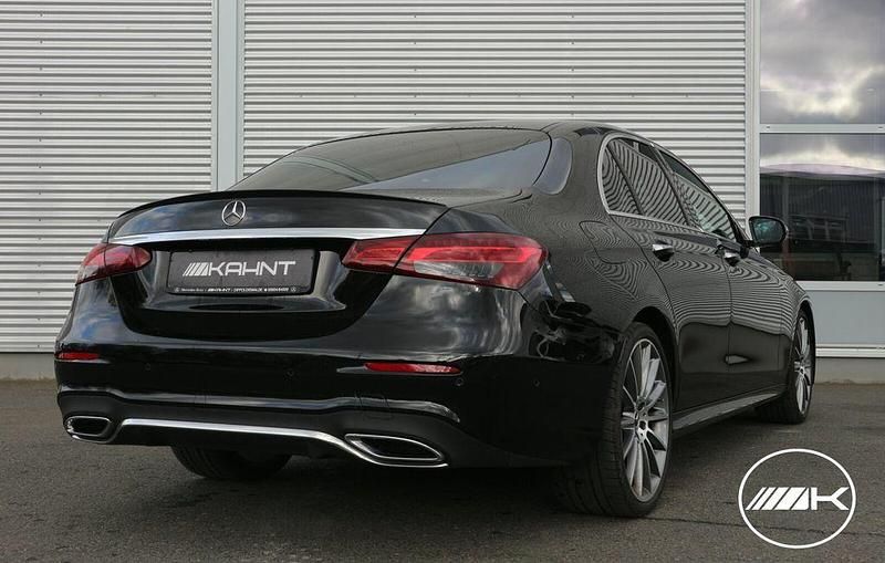 Gebraucht Mercedes E200 AMG 160 PS (117 kW) 2023 Schwarz Limousine