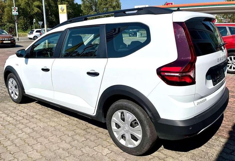 Gebraucht Dacia Jogger 101 PS (74 kW) 2022 Gletscherweiss Van / Kleinbus
