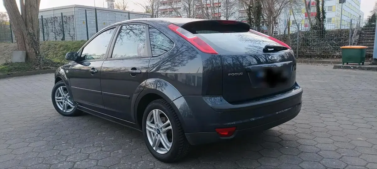 Gebraucht Ford Focus 101 PS (74 kW) 2008 Grau Kleinwagen