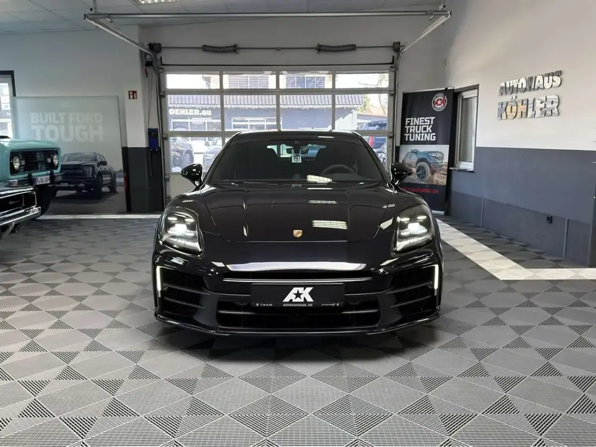 Gebraucht Porsche Panamera 4 470 PS (345 kW) 2025 Schwarz Kleinwagen