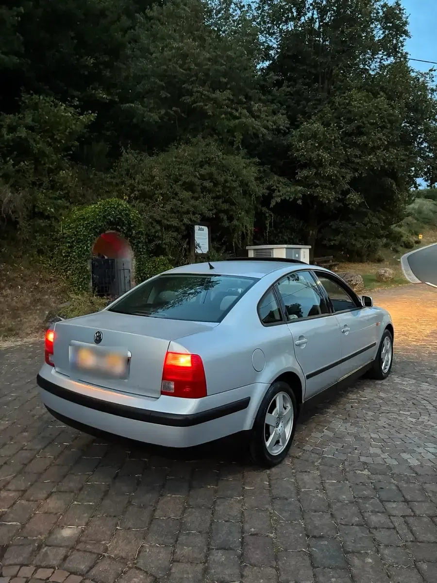 Gebraucht VW Passat 150 PS (110 kW) 1997 Silber Limousine