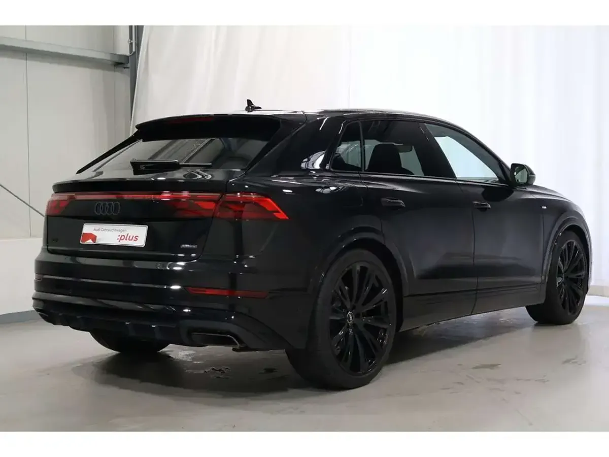 Gebraucht Audi Q8 S-Line 286 PS (210 kW) 2025 Schwarz SUV