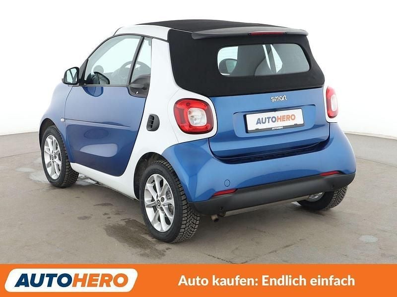 Gebraucht Smart ForTwo Cabrio Basis 71 PS (52 kW) 2016 Weiß Cabrio