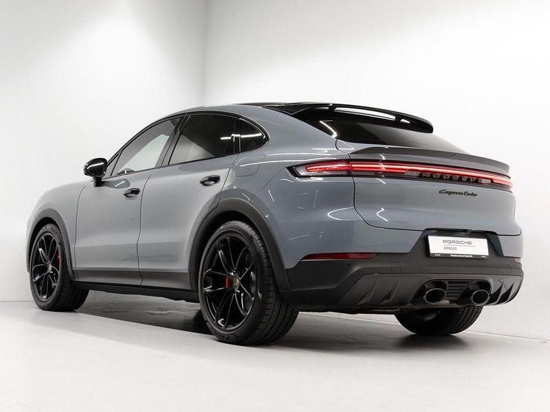 Gebraucht Porsche Cayenne Turbo E-Hybrid 740 PS (544 kW) 2024 Grau SUV