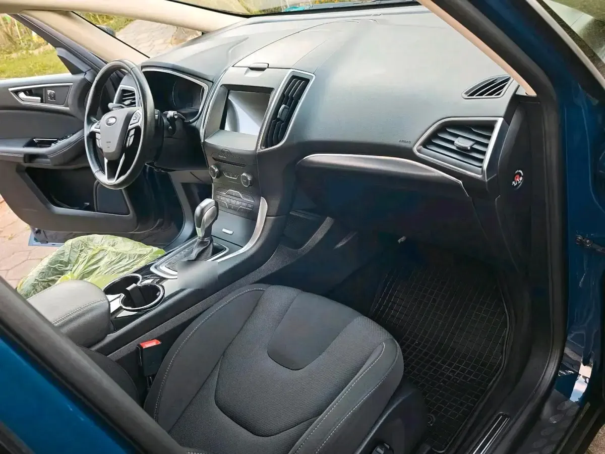 Gebraucht Ford S-MAX Titanium 179 PS (131 kW) 2017 Blau Van / Kleinbus