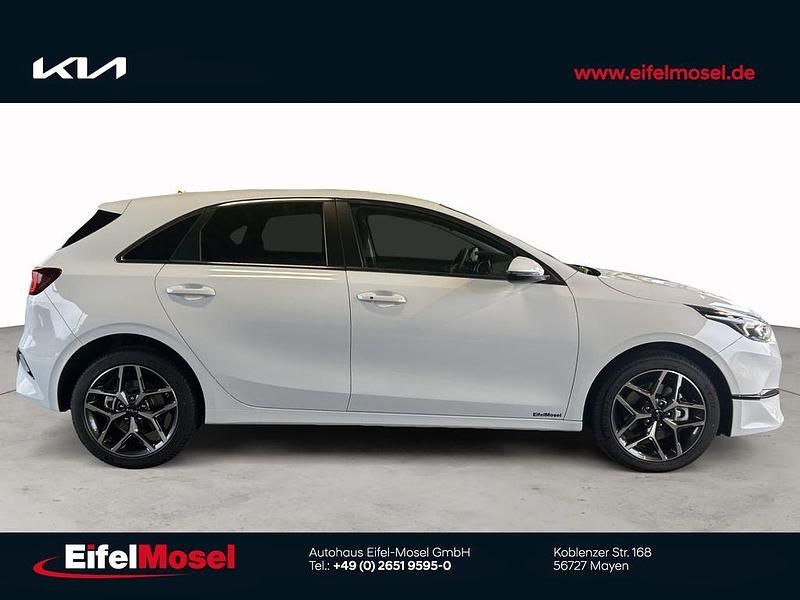 Neu Kia Ceed 140 PS (102 kW) 2026 Weiß Kleinwagen
