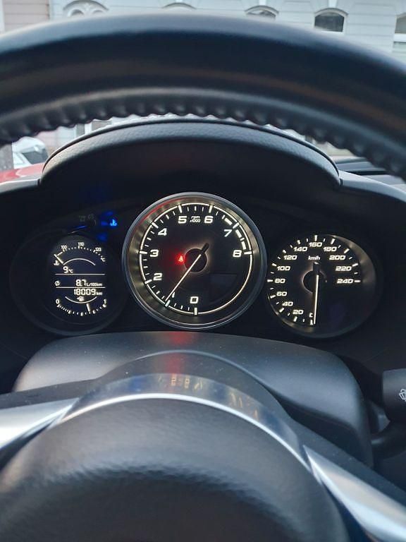 Gebraucht Fiat 124 Spider 140 PS (102 kW) 2019 Rot Cabrio