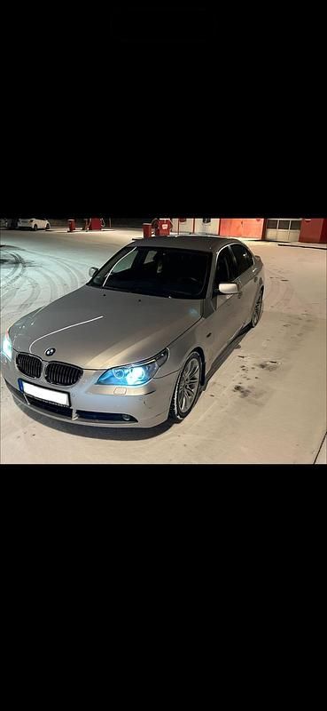 Gebraucht BMW 530 258 PS (189 kW) 2005 Grau Limousine