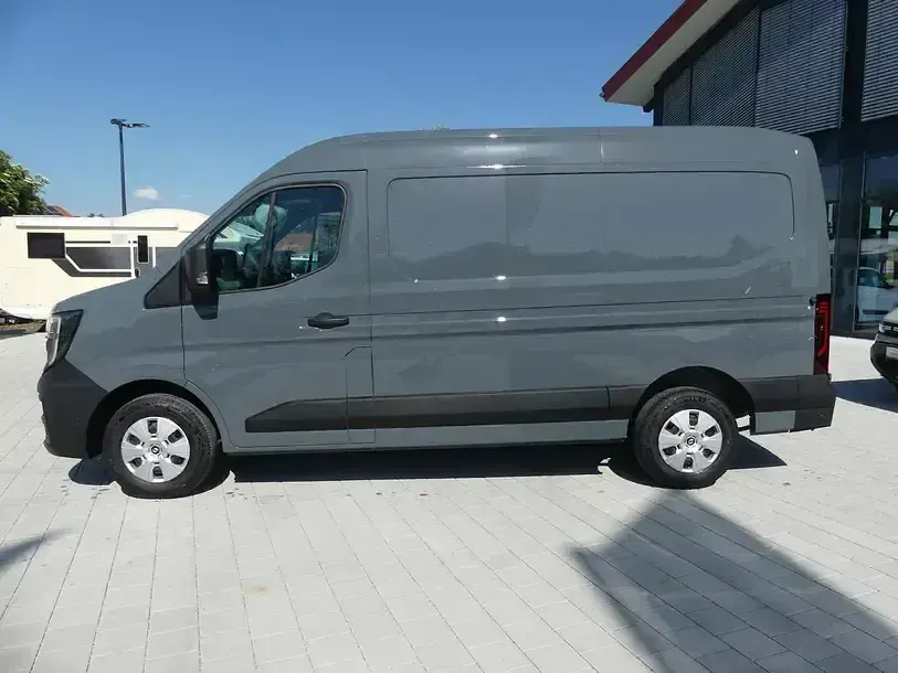 Neu Renault Master 2025 Grau Van / Kleinbus