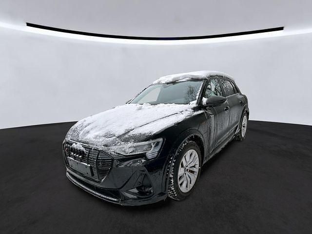 Gebraucht Audi e-tron Ambiente 369 kW (503 PS) 2022 Mythosschwarz metallic (metallic) SUV