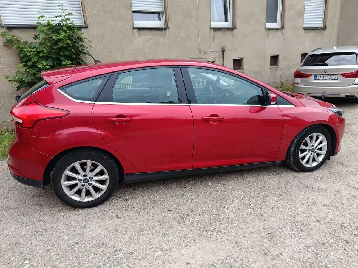 Gebraucht Ford Focus ST-Line 120 PS (88 kW) 2017 Rot Kombi