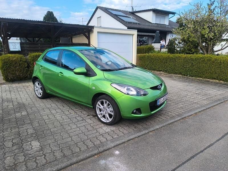 Second-hand Mazda 2 86 CP (63 kW) 2009 Verde Hatchback