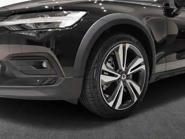Gebraucht Volvo V60 CC 184 PS (135 kW) 2024 Kombi