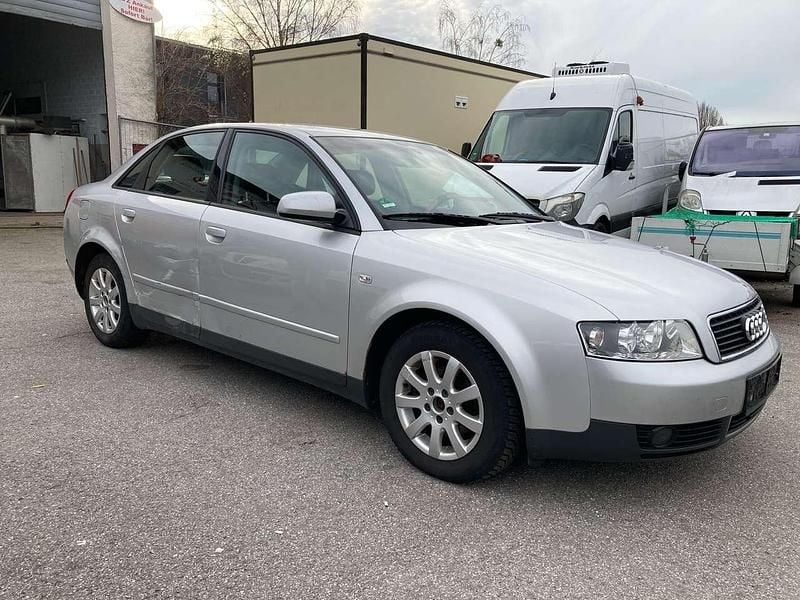 Gebraucht Audi A4 102 PS (75 kW) 2003 Silber Limousine