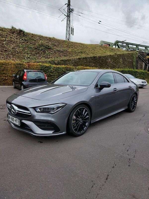 Grau Gebraucht 2022 Mercedes CLA35 AMG AMG Coupé | 27.000 € - Bild 1/4