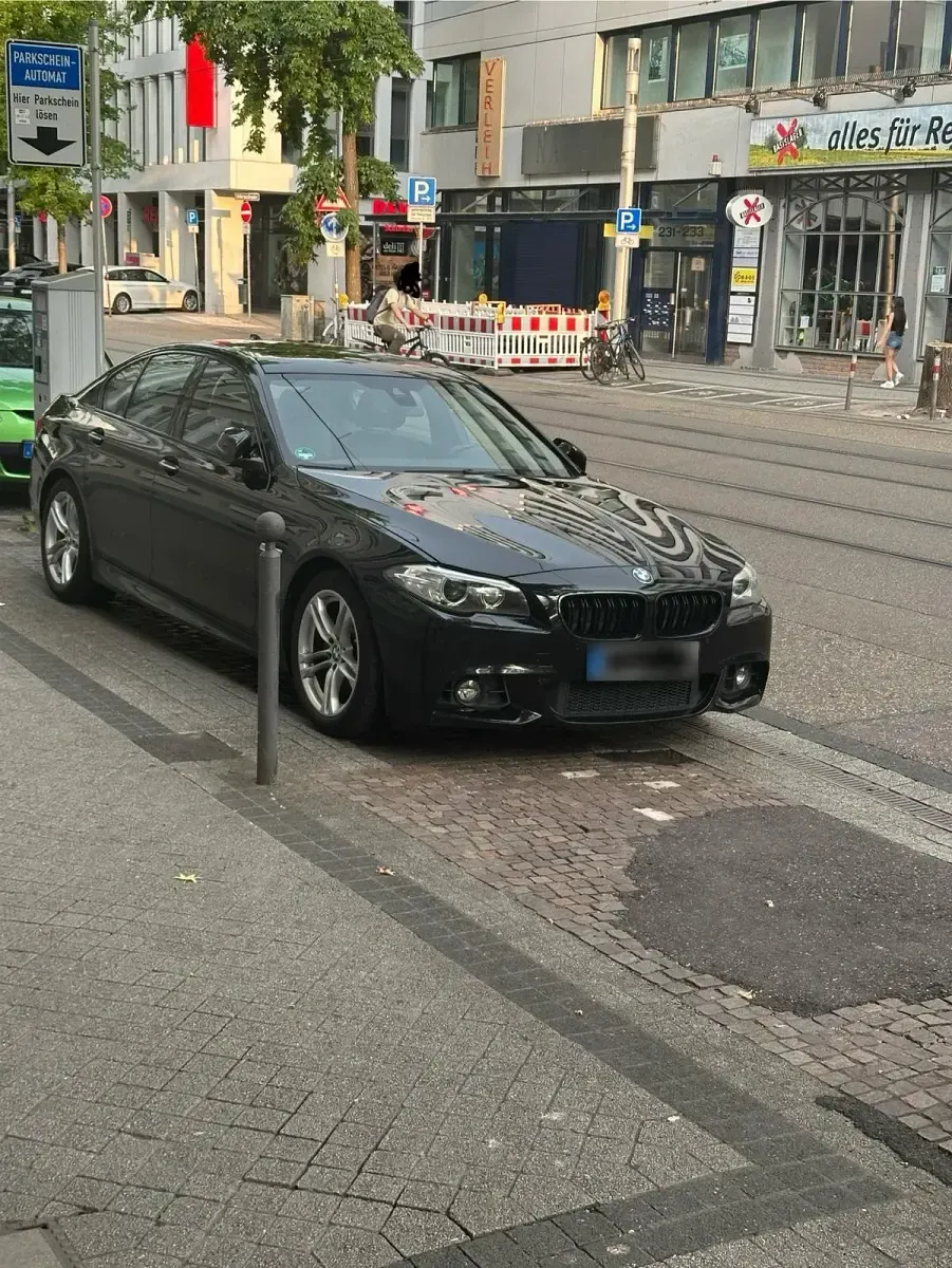 Gebraucht BMW 525 M Sport 218 PS (160 kW) 2013 Schwarz Limousine