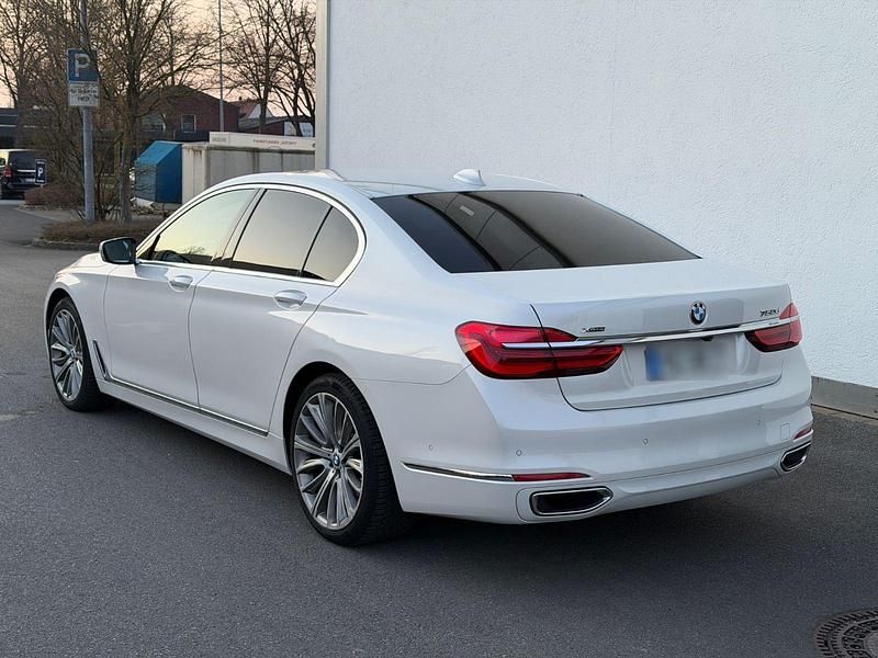 Second-hand BMW 750 Performance 400 CP (294 kW) 2017 Alb Berlinǎ