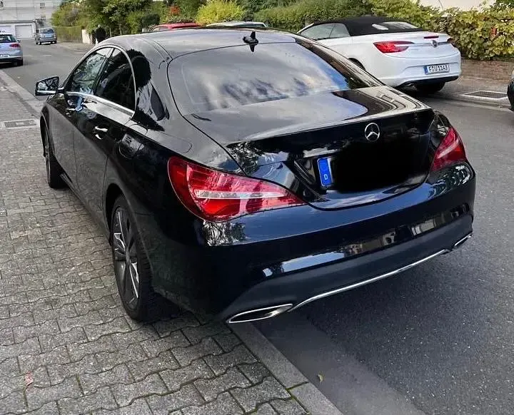 Gebraucht Mercedes CLA180 122 PS (89 kW) 2016 Schwarz Coupé