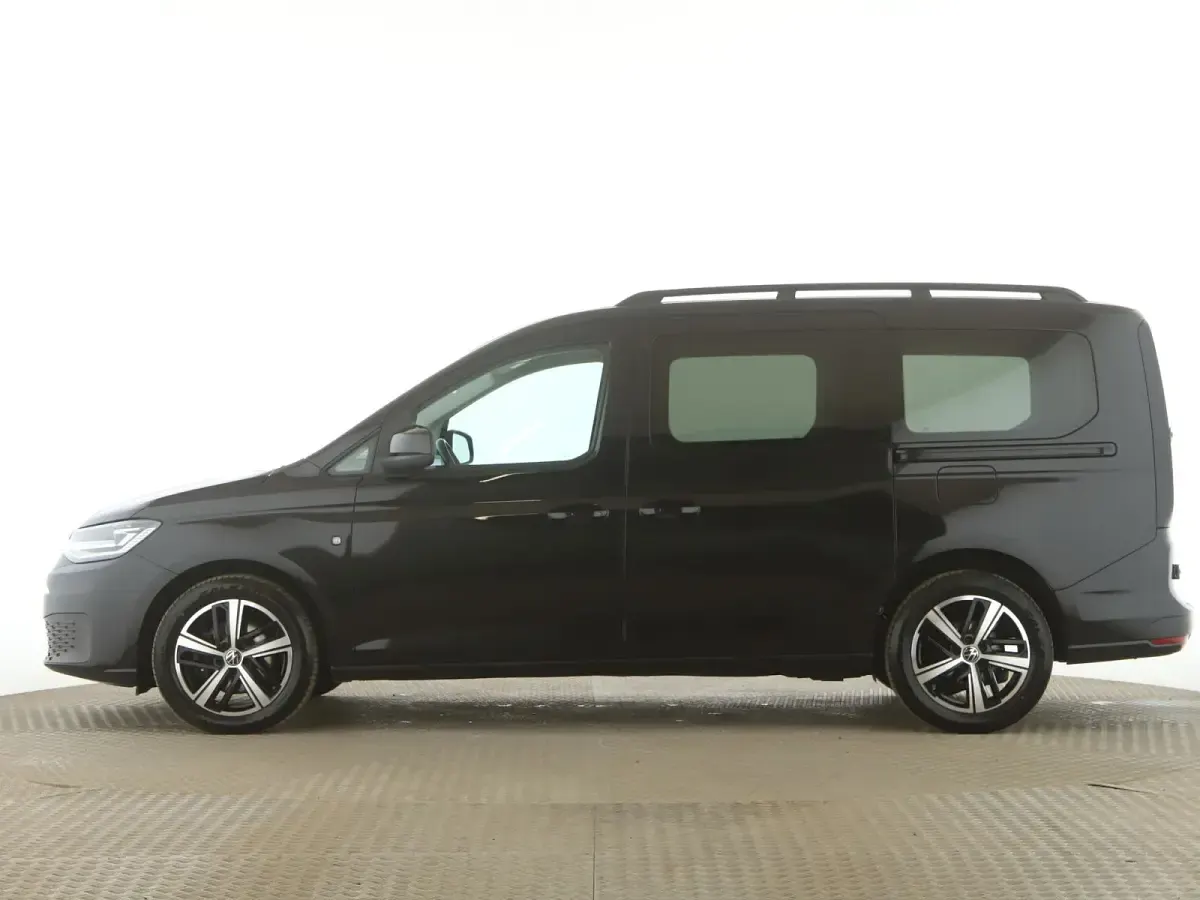 Używany VW Caddy Maxi Life 122 KM (89 kW) 2022 Czarny Minivan