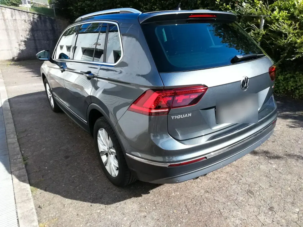 Gebraucht VW Tiguan Highline 150 PS (110 kW) 2019 Grau SUV
