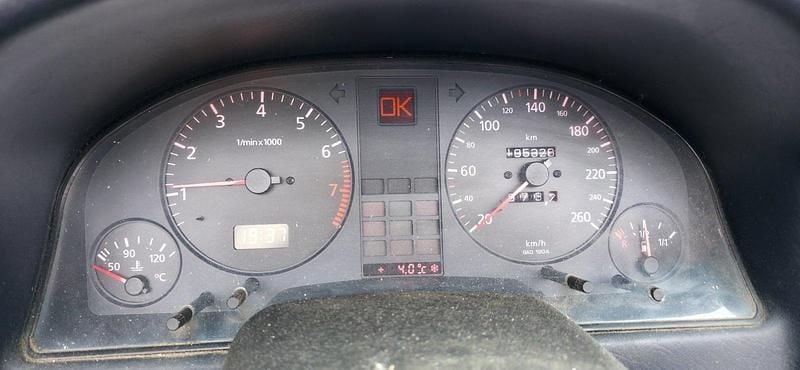 Second-hand Audi Cabriolet 174 CP (127 kW) 2000 Albastru Cabrio